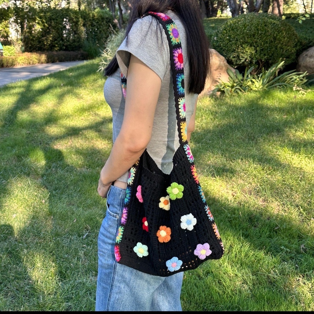 Crochet Floral Crossbody Bag: Handmade Knit Shoulder Tote Bag-Lightweight  Bag.